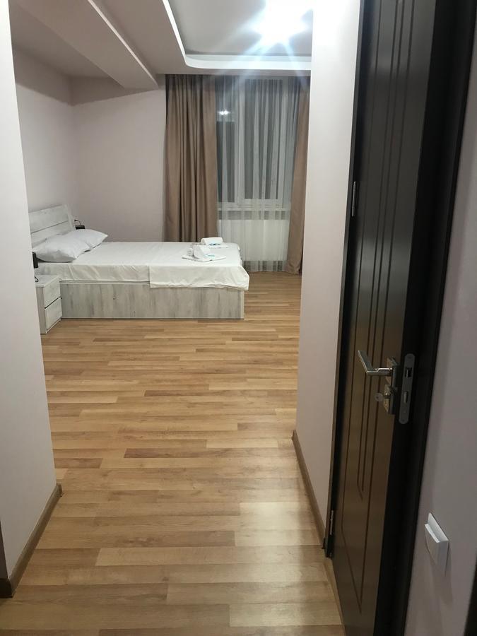 Hotel Caucasus Tbilisi Exterior photo